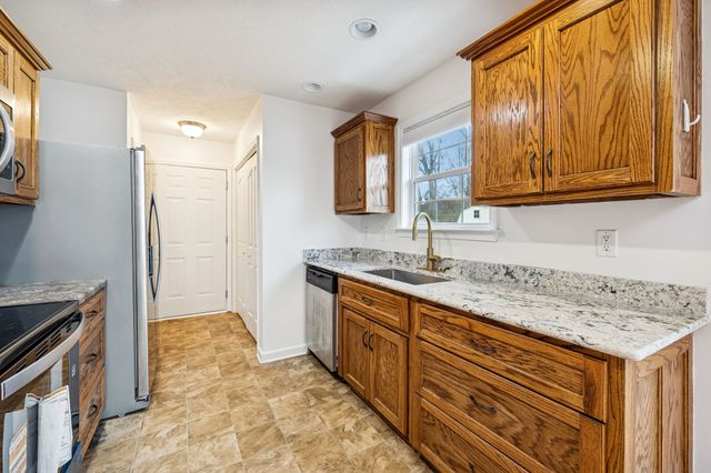 1909 Susan Rd, Columbia, TN 38401