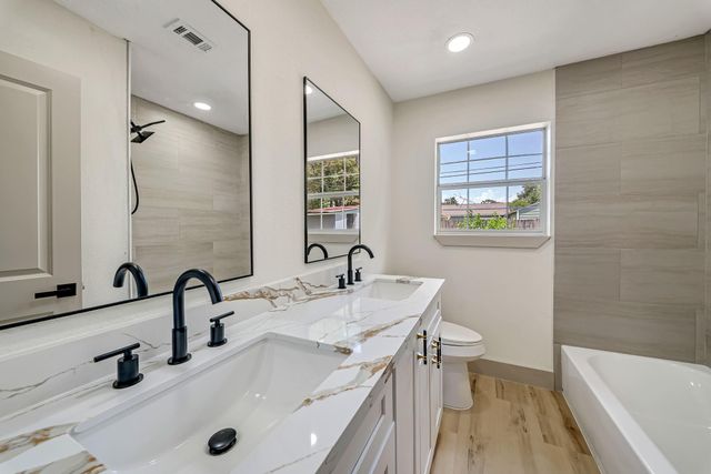 6638 Thornwall Street, Houston, TX 77092