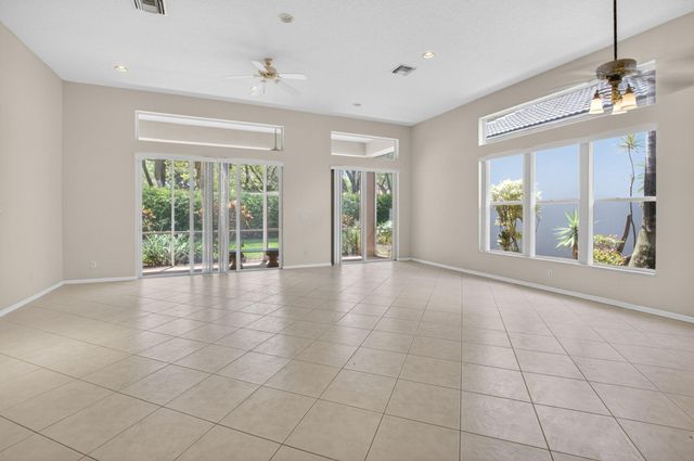 10060 Armani Drive, Boynton Beach, FL 33437