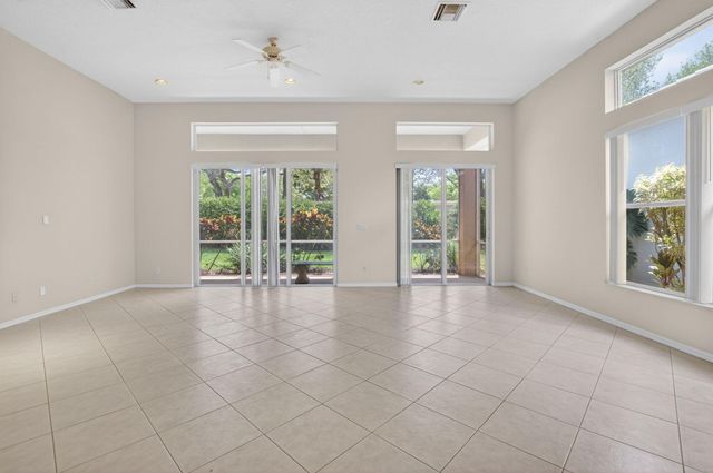 10060 Armani Drive, Boynton Beach, FL 33437