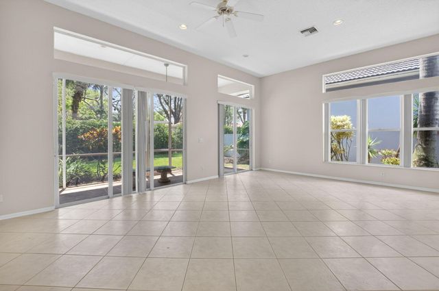10060 Armani Drive, Boynton Beach, FL 33437
