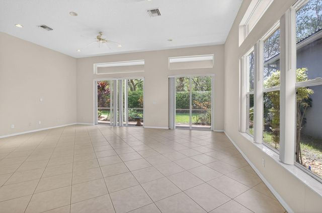 10060 Armani Drive, Boynton Beach, FL 33437