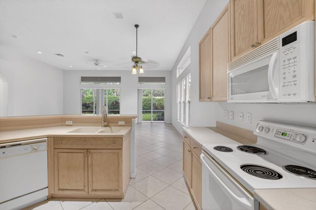 10060 Armani Drive, Boynton Beach, FL 33437