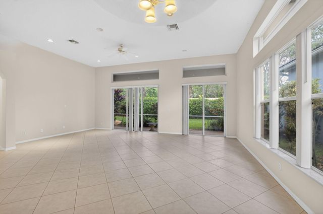 10060 Armani Drive, Boynton Beach, FL 33437