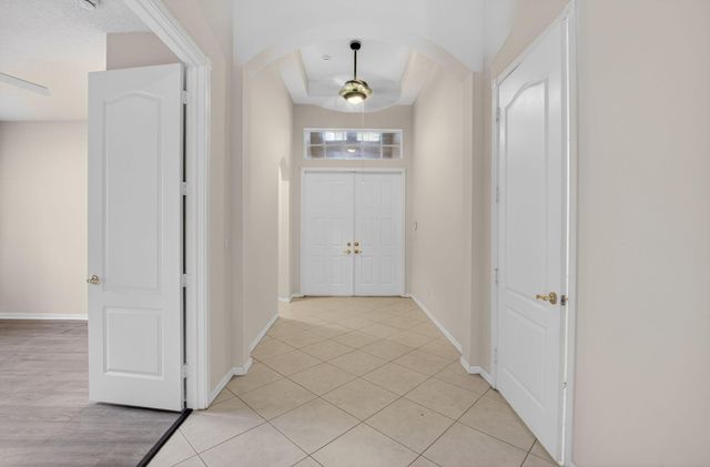 10060 Armani Drive, Boynton Beach, FL 33437