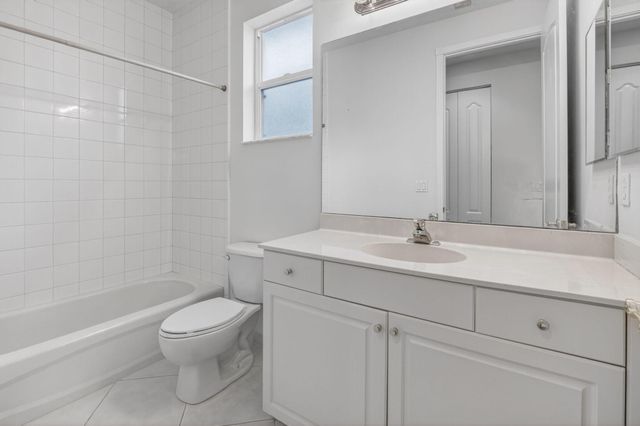 10060 Armani Drive, Boynton Beach, FL 33437