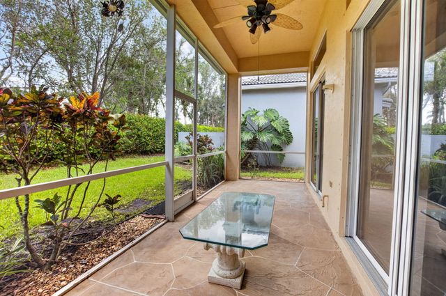 10060 Armani Drive, Boynton Beach, FL 33437