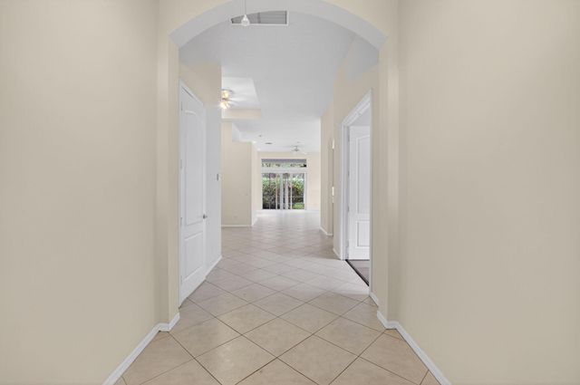 10060 Armani Drive, Boynton Beach, FL 33437