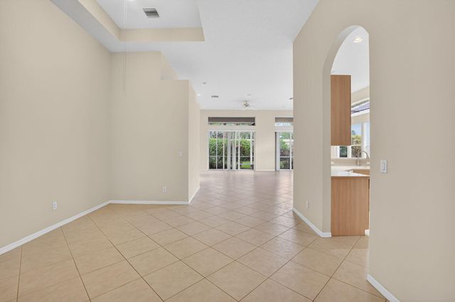 10060 Armani Drive, Boynton Beach, FL 33437