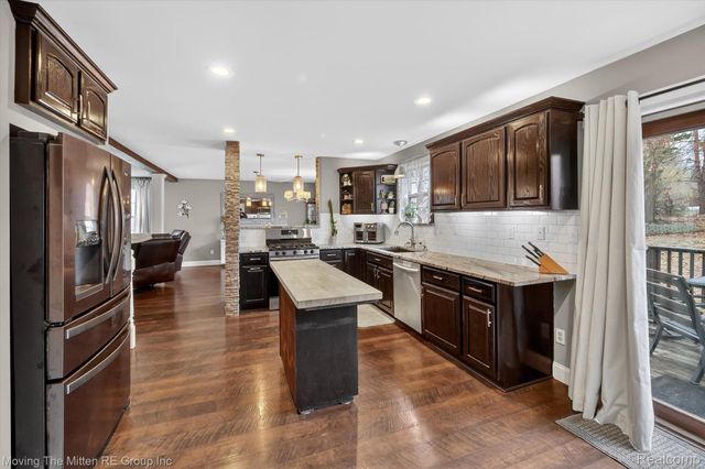 10129 Walnut Shores Drive, Tyrone Township, MI 48430