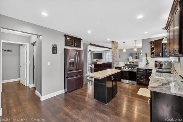 10129 Walnut Shores Drive, Tyrone Township, MI 48430