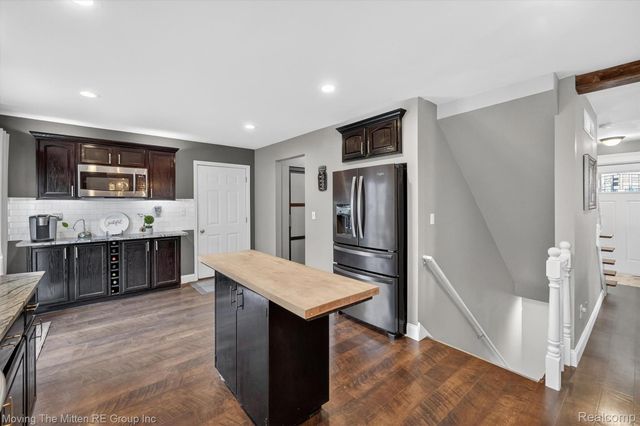 10129 Walnut Shores Drive, Tyrone Township, MI 48430