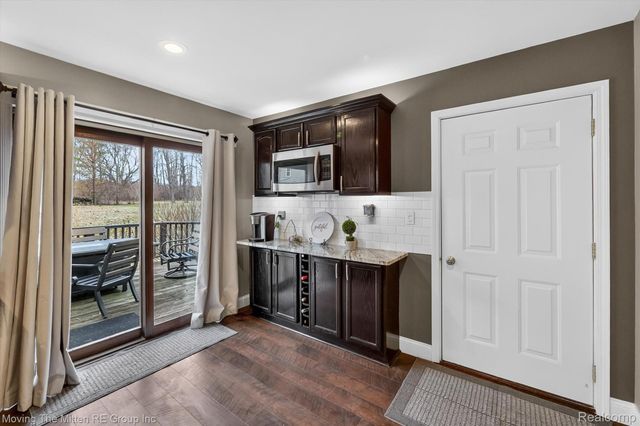 10129 Walnut Shores Drive, Tyrone Township, MI 48430