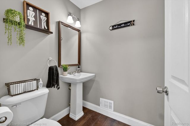 10129 Walnut Shores Drive, Tyrone Township, MI 48430