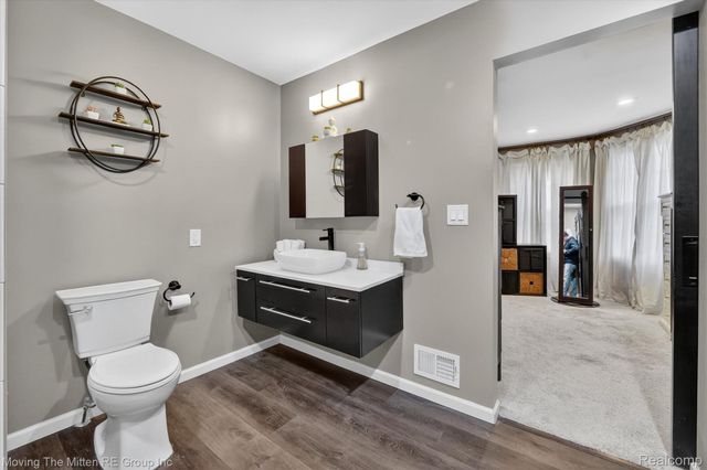 10129 Walnut Shores Drive, Tyrone Township, MI 48430