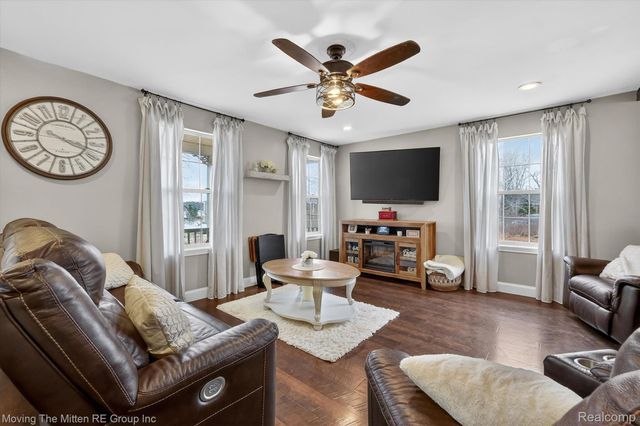 10129 Walnut Shores Drive, Tyrone Township, MI 48430