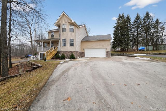 10129 Walnut Shores Drive, Tyrone Township, MI 48430