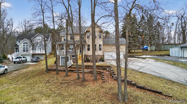 10129 Walnut Shores Drive, Tyrone Township, MI 48430