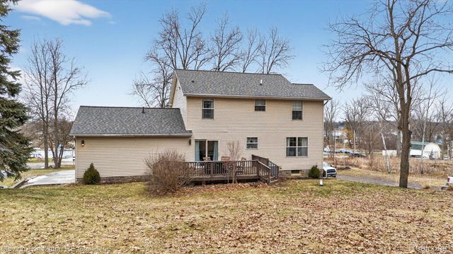 10129 Walnut Shores Drive, Tyrone Township, MI 48430