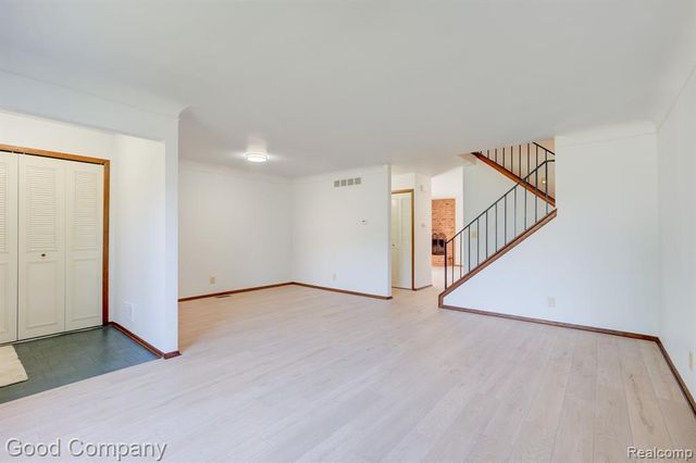 87 Forthton Drive, Troy, MI 48084