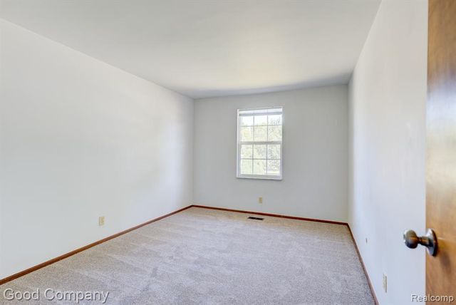 87 Forthton Drive, Troy, MI 48084