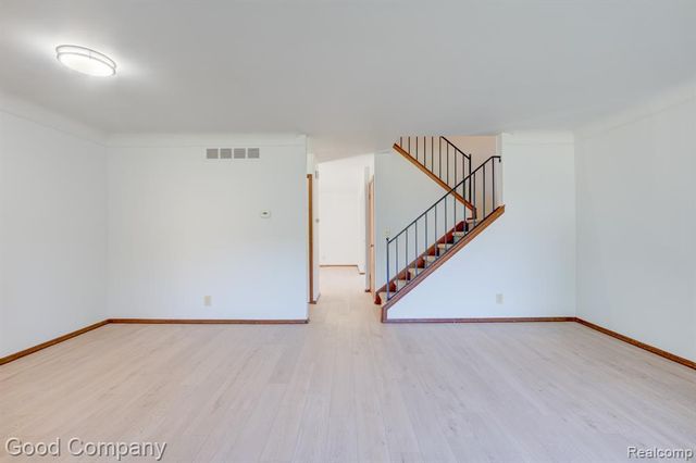 87 Forthton Drive, Troy, MI 48084