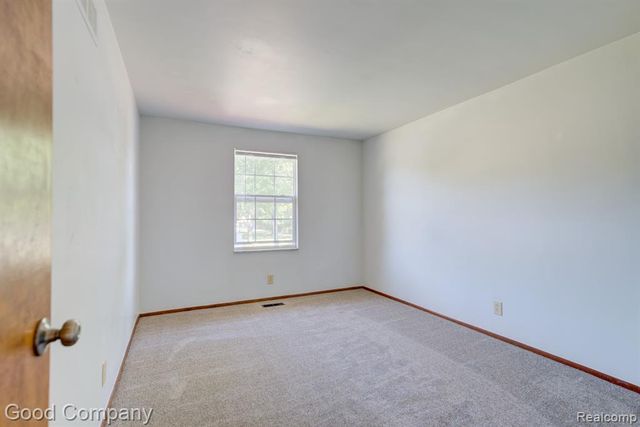 87 Forthton Drive, Troy, MI 48084