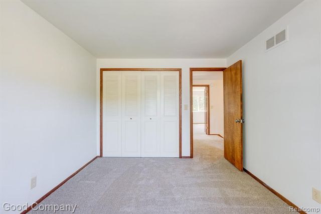 87 Forthton Drive, Troy, MI 48084