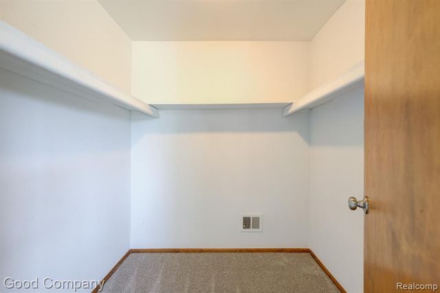 87 Forthton Drive, Troy, MI 48084