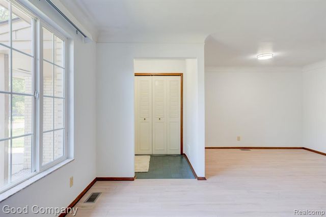 87 Forthton Drive, Troy, MI 48084