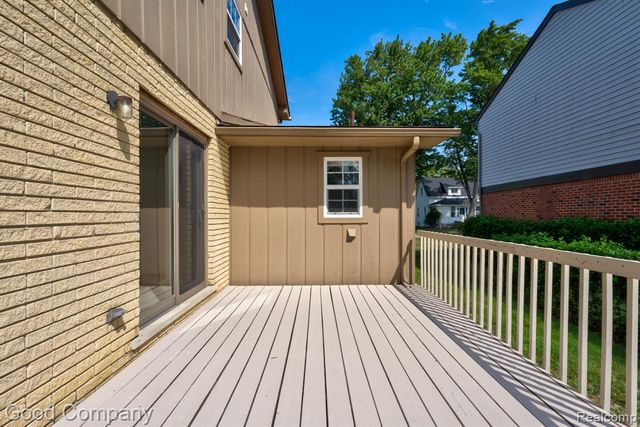 87 Forthton Drive, Troy, MI 48084