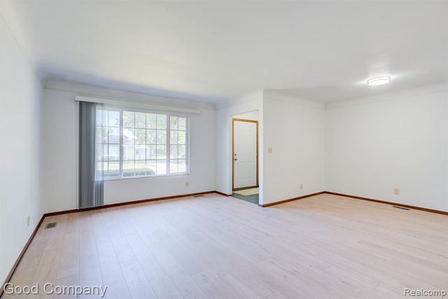 87 Forthton Drive, Troy, MI 48084