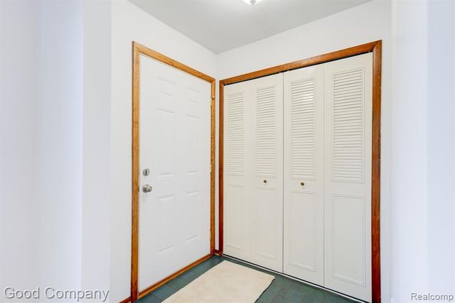 87 Forthton Drive, Troy, MI 48084