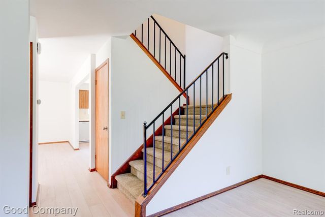 87 Forthton Drive, Troy, MI 48084
