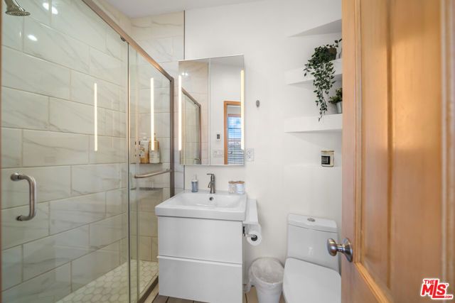 3121 W 3rd Street, Los Angeles, CA 90020