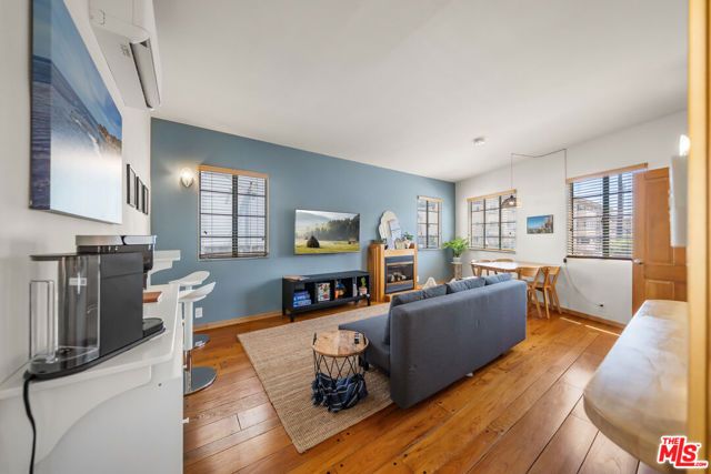 3121 W 3rd Street, Los Angeles, CA 90020