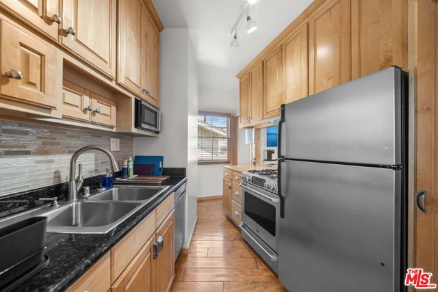 3121 W 3rd Street, Los Angeles, CA 90020