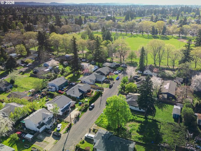 10257 Se RAYMOND St, Portland, OR 97266