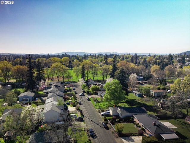 10257 Se RAYMOND St, Portland, OR 97266