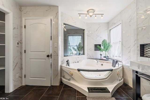 9566 8th Bay ST, Norfolk, VA 23518