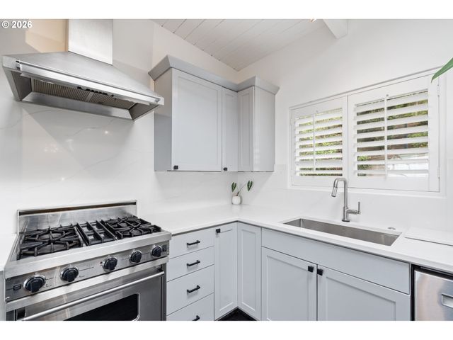 3065 Nw Rio Vista Ter, Portland, OR 97210