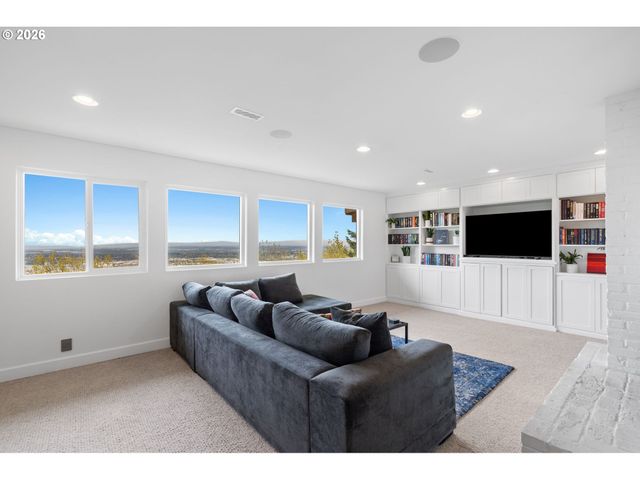 3065 Nw Rio Vista Ter, Portland, OR 97210