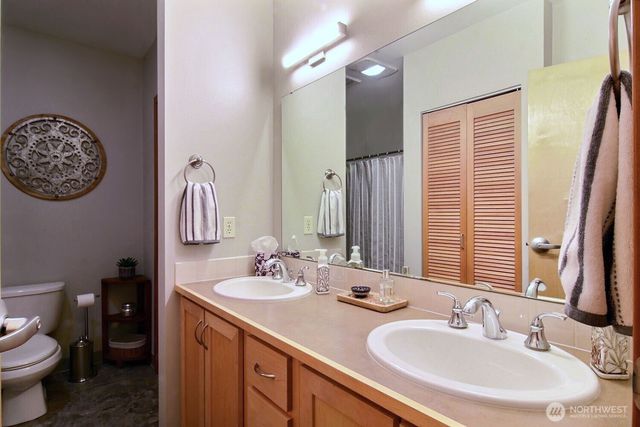 210 W Pioneer #313, Puyallup, WA 98371
