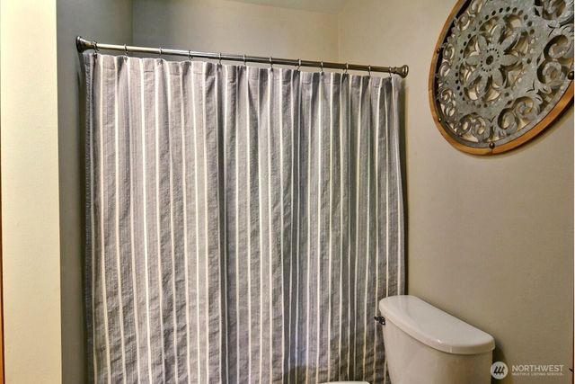 210 W Pioneer #313, Puyallup, WA 98371