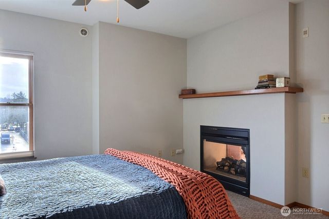 210 W Pioneer #313, Puyallup, WA 98371