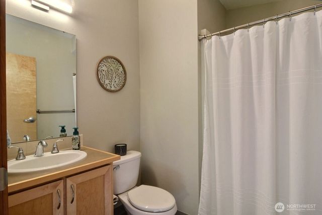 210 W Pioneer #313, Puyallup, WA 98371
