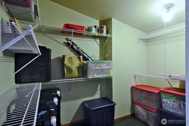 210 W Pioneer #313, Puyallup, WA 98371