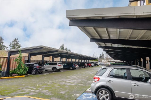 210 W Pioneer #313, Puyallup, WA 98371