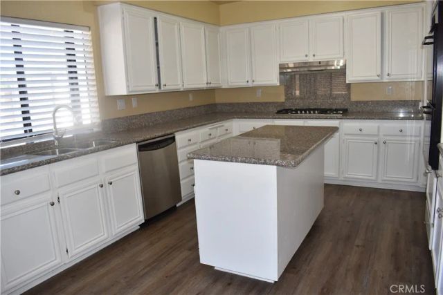 325 Rainbow, Palmdale, CA 93551