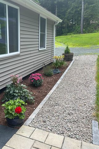 1013 Jericho Road, Hartford, VT 05001
